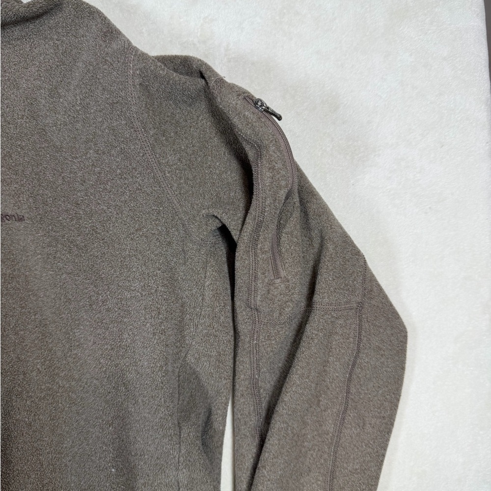Patagonia Women’s Large Taupe Fleece Jacket with Maroon Trim - Picture 2 of 8